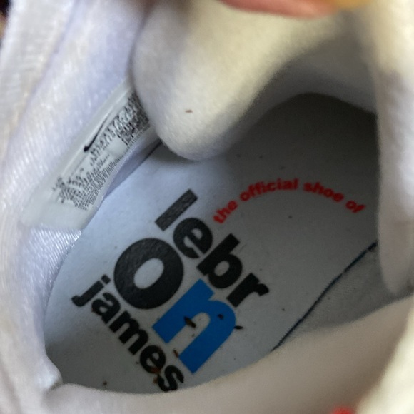 LeBron James sneakers lightly used White with little cubes of color& black spots - Picture 7 of 10
